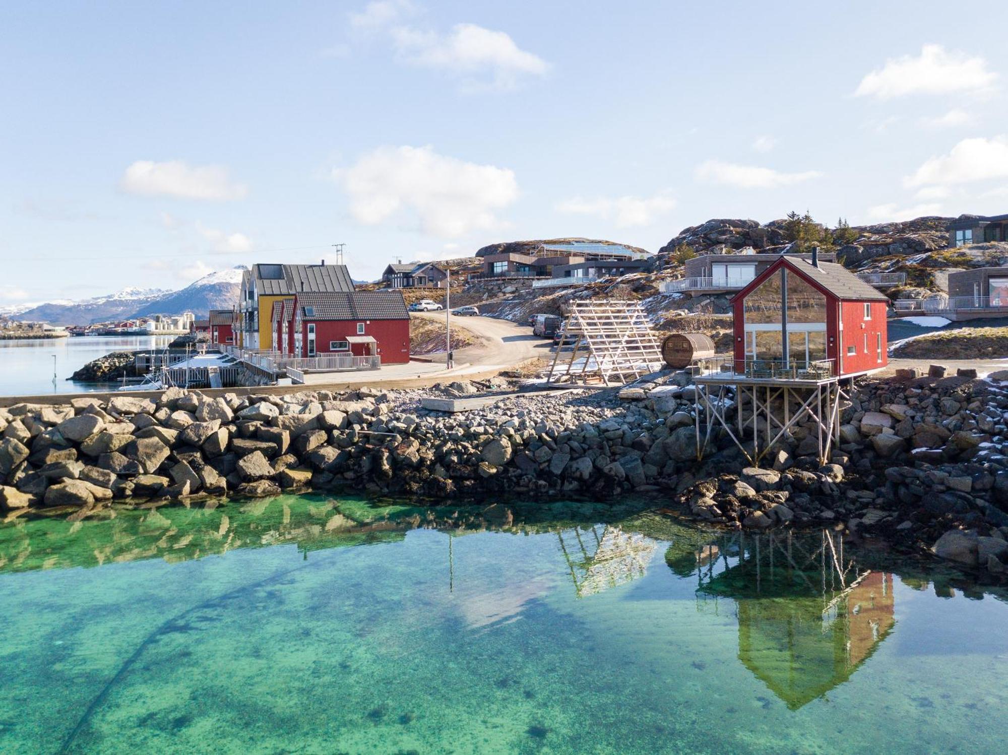 Lofoten Waterfront Luxury Lodge Баллстад Экстерьер фото